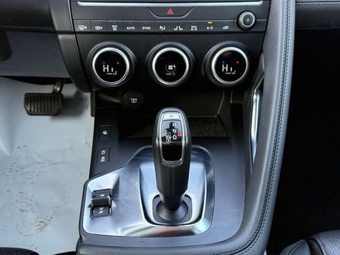 Used 2020 Jaguar E-PACE Base image 40