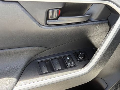 Used 2025 Toyota RAV4 LE AWD/4WD image 6