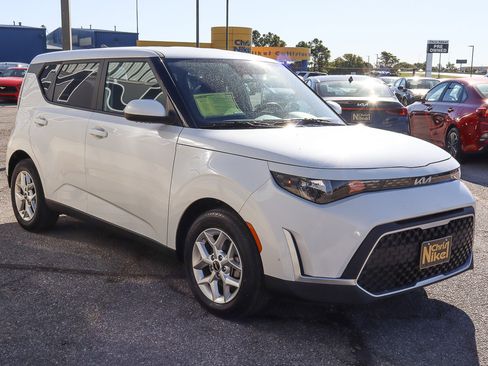 Used 2024 Kia Soul LX w/ Option Group 015 image 3