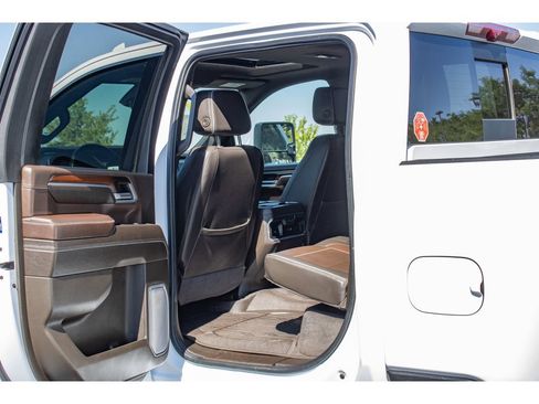 Used 2024 GMC Sierra 3500 Denali w/ Denali Reserve Package AWD/4WD image 17