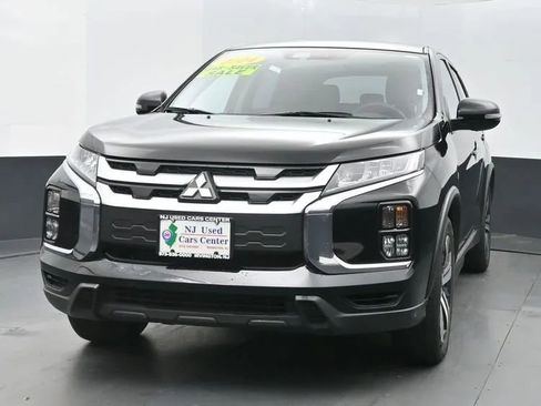 Used 2024 Mitsubishi Outlander Sport SE image 1