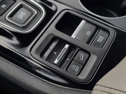 Certified 2023 Honda Pilot Touring image 30