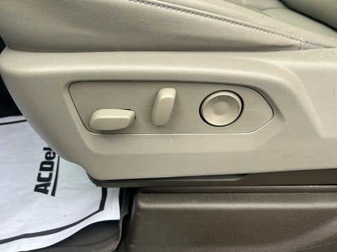 Used 2024 GMC Sierra 1500 SLT w/ SLT Premium Plus Package image 23