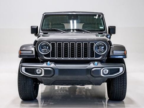 Used 2024 Jeep Wrangler Unlimited Sahara AWD/4WD image 4
