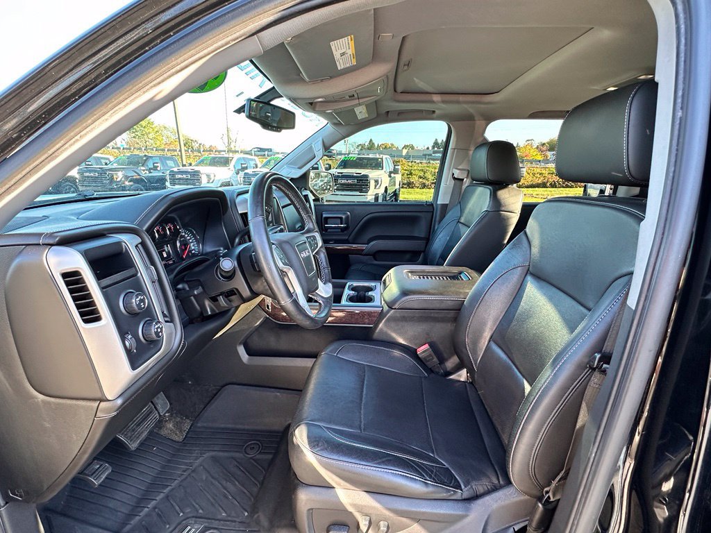 Used 2018 GMC Sierra 1500 SLT w/ SLT Preferred Package AWD/4WD image 18