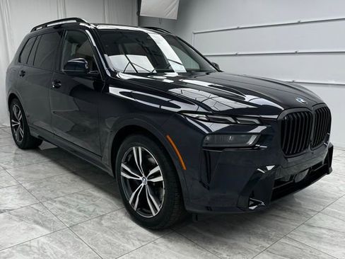 Used 2023 BMW X7 xDrive40i w/ Executive Package image 2