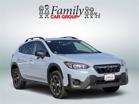 Used 2021 Subaru Crosstrek 2.0i image 2