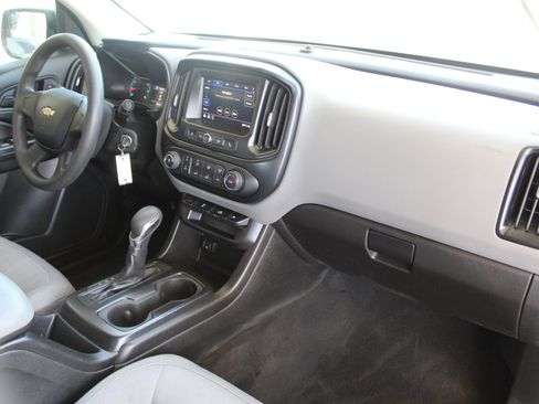 Used 2022 Chevrolet Colorado W/T AWD/4WD image 17