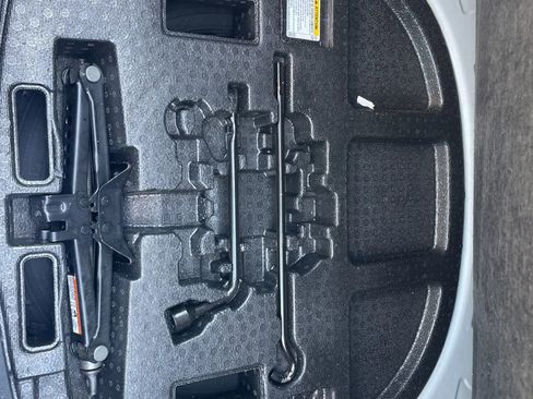 Used 2021 Toyota Camry XSE image 11