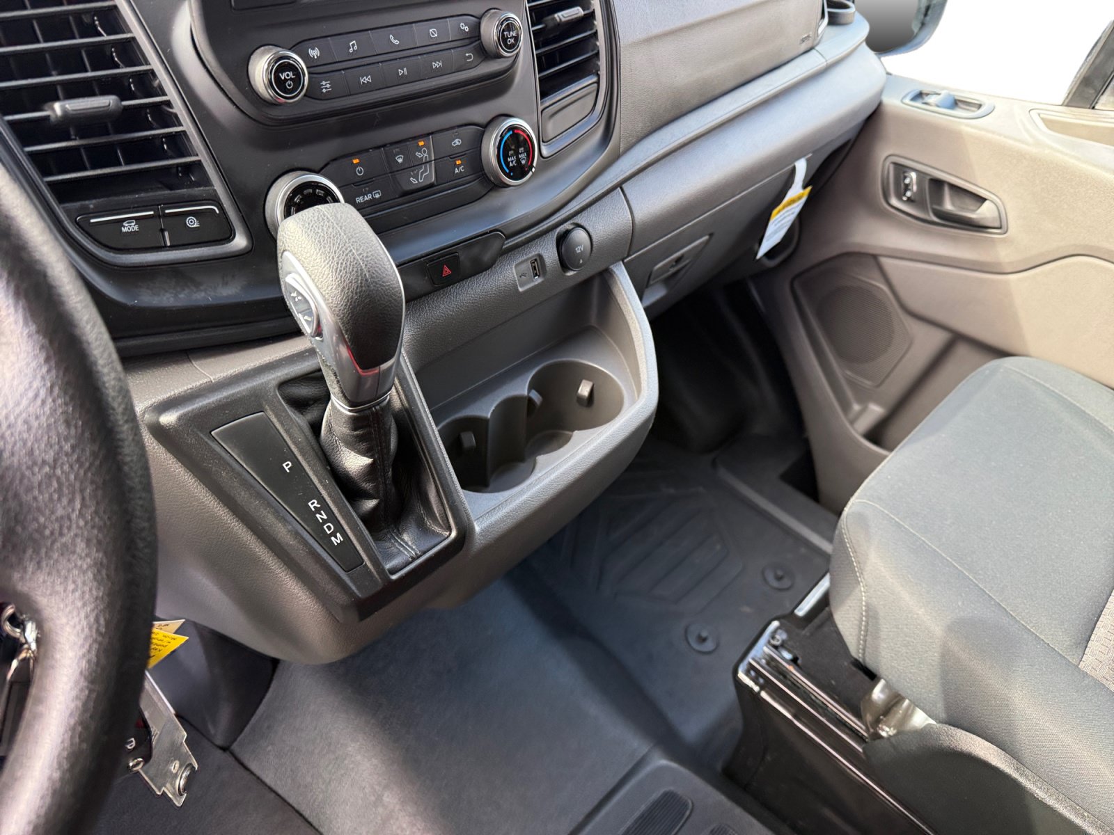 Used 2025 Ford Transit 250 Low Roof w/ Exterior Upgrade Package RWD image 13