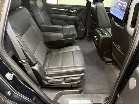 Used 2024 GMC Yukon Denali w/ Advanced Technology Package AWD/4WD image 43