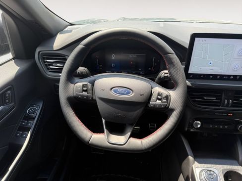 Used 2024 Ford Escape ST-Line w/ Tech Pack #1 FWD image 12