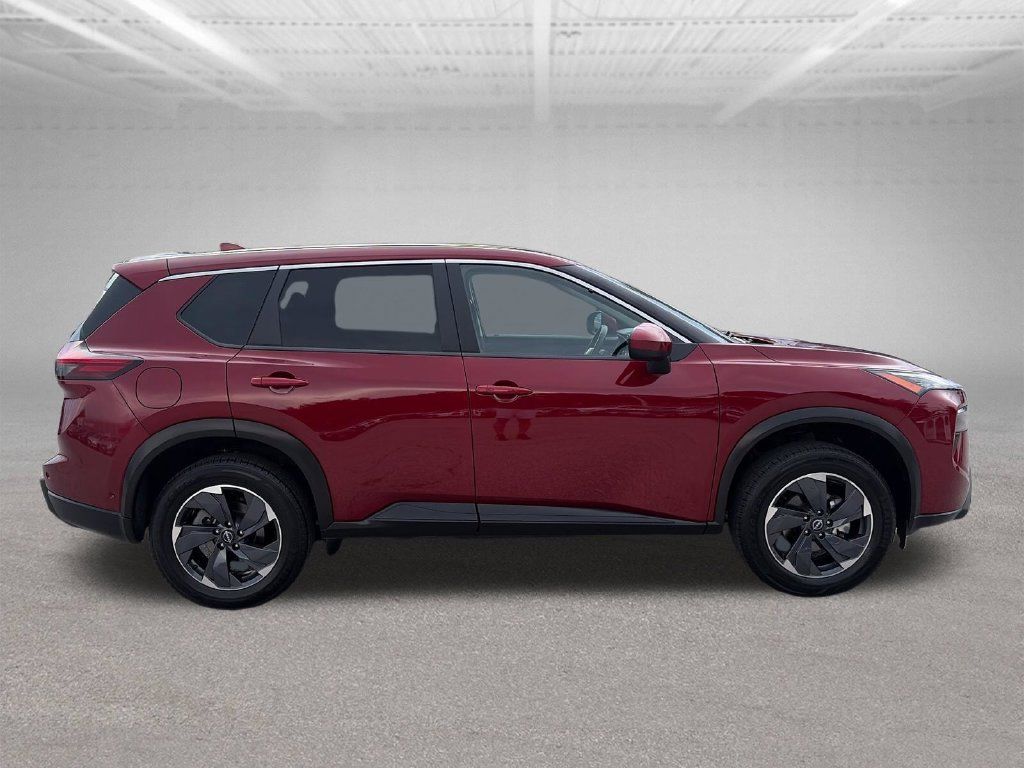 Used 2025 Nissan Rogue SV FWD image 7