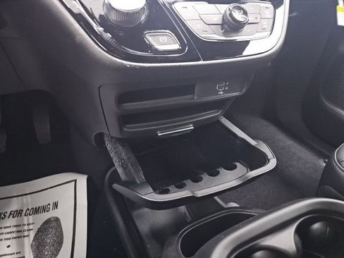 New 2026 Chrysler Voyager LX image 30