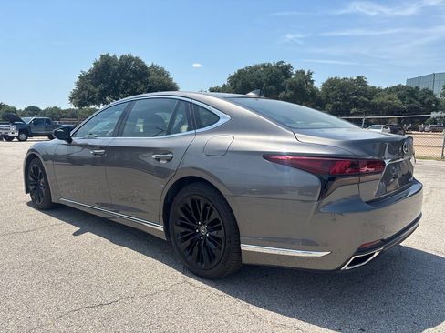 Used 2021 Lexus LS 500 w/ Accessory Package (Z2) RWD image 6