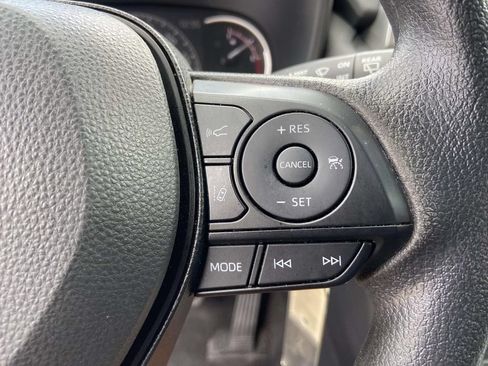 Used 2025 Toyota RAV4 LE FWD image 33