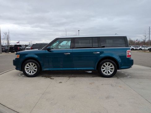 Used 2011 Ford Flex SEL w/ Rapid Spec Order Code FWD image 2