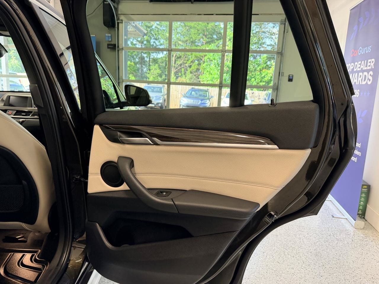 Used 2017 BMW X1 xDrive28i AWD/4WD image 27
