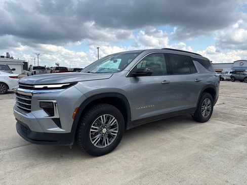 Used 2025 Chevrolet Traverse LT AWD/4WD image 5