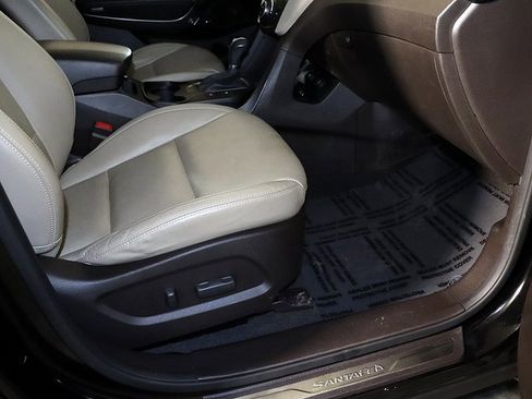 Used 2017 Hyundai Santa Fe SE Ultimate w/ Cargo Package image 36