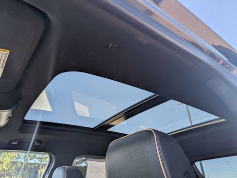 Used 2022 Chevrolet Blazer Premier AWD/4WD image 18