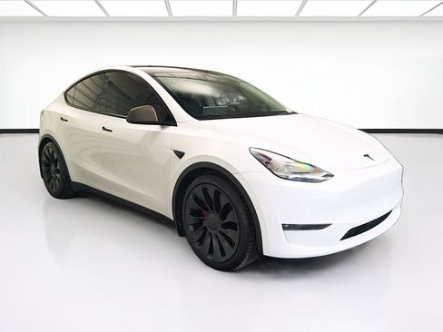 Used 2022 Tesla Model Y Performance AWD/4WD image 3