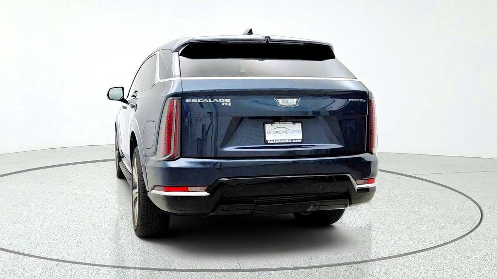 Used 2026 Cadillac Escalade IQ Luxury 2 AWD/4WD image 6