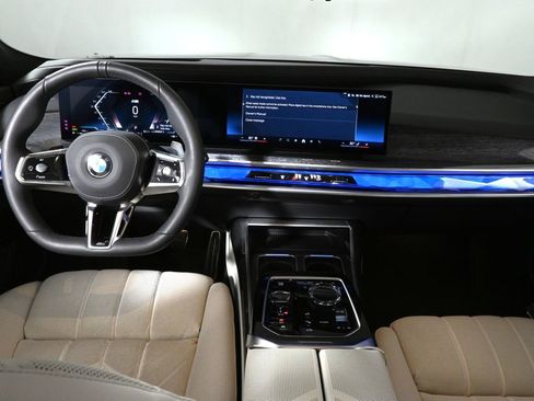 Used 2025 BMW 740i xDrive AWD/4WD image 16