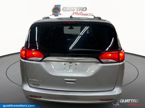 Used 2021 Chrysler Voyager Lxi image 3