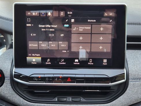 Used 2023 Jeep Compass Latitude w/ Sun and Sound Group image 17