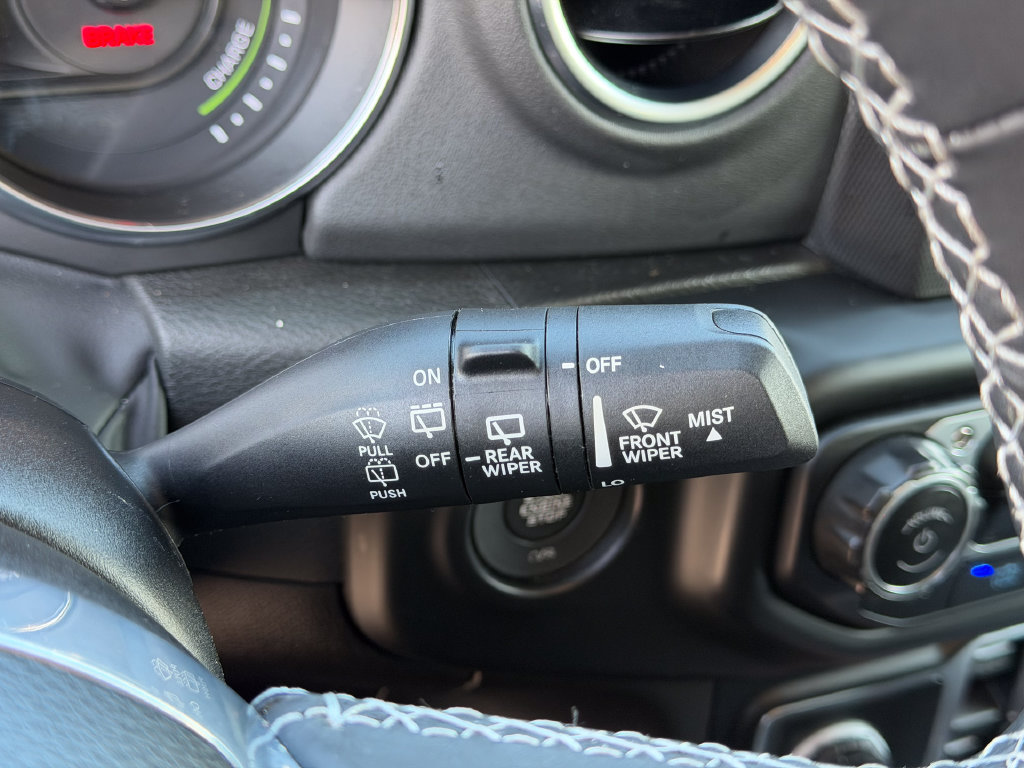 Used 2022 Jeep Wrangler Unlimited Sahara AWD/4WD image 34