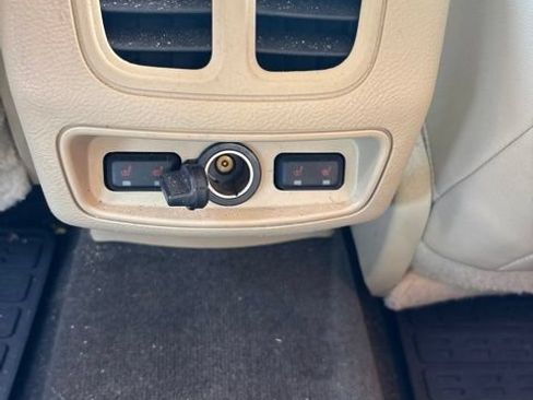 Used 2014 Ford Taurus Limited w/ Equipment Group 301A FWD image 12
