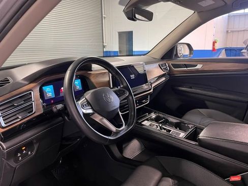 Used 2024 Volkswagen Atlas SE image 22