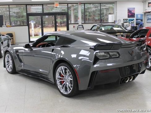 Used 2016 Chevrolet Corvette Z06 w/ 3LZ Preferred Equipment Group RWD image 9