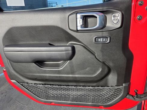 Used 2024 Jeep Wrangler Unlimited Sport image 22