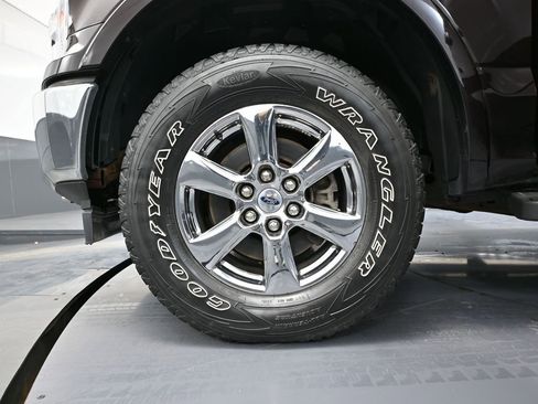 Used 2020 Ford F150 Lariat w/ Equipment Group 502A Luxury image 19