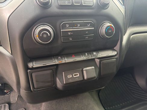 Used 2020 Chevrolet Silverado 1500 LT image 17