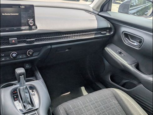 Certified 2024 Honda HR-V LX image 9