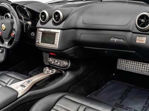 Used 2012 Ferrari California image 14