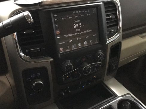 Used 2015 RAM 2500 Laramie w/ Convenience Group AWD/4WD image 22
