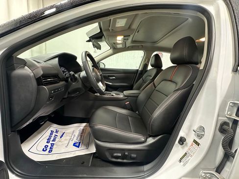 Used 2024 Nissan Sentra SR w/ SR Premium Package image 10