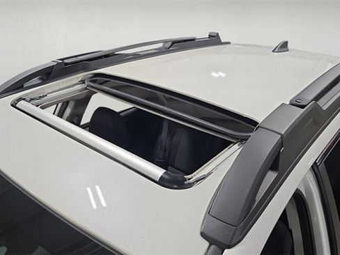 Used 2023 Subaru Outback Premium image 29