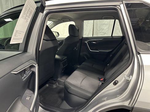 Used 2025 Toyota RAV4 XLE AWD/4WD image 43