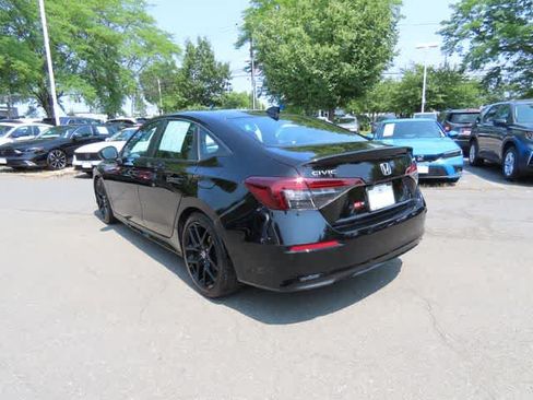Used 2025 Honda Civic Sport image 4