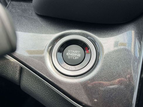 Used 2023 Jeep Grand Cherokee Laredo AWD/4WD image 16