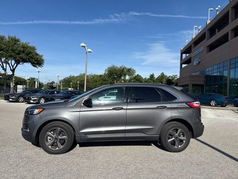 Used 2022 Ford Edge SEL w/ Sport Appearance Package AWD/4WD image 2