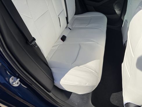 Used 2022 Tesla Model 3 Standard Range image 26