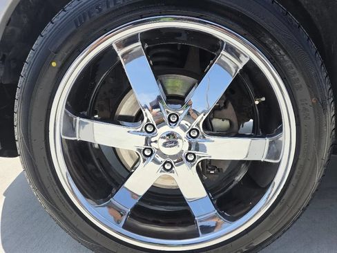 Used 2014 Ford F150 XLT w/ XLT Chrome Package RWD image 10