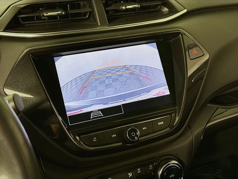 Used 2023 Chevrolet TrailBlazer LT w/ Sun and Liftgate Package image 17