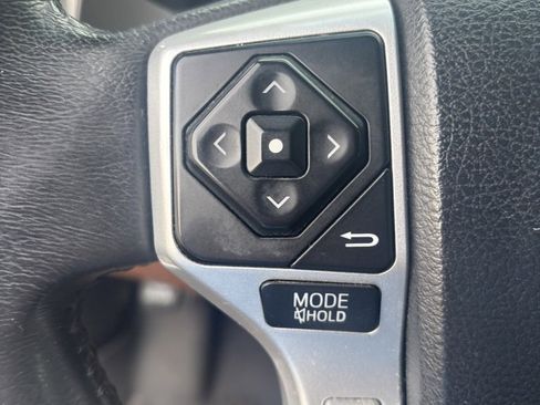 Used 2017 Toyota Sequoia Platinum image 18